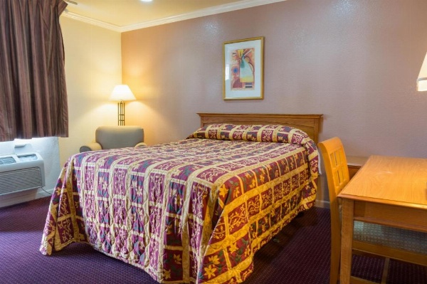 Mission Motel image 7